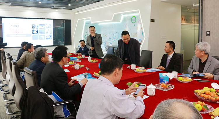 1516707859100444.jpg 孙董先容公司焦点研发治理职员.jpg